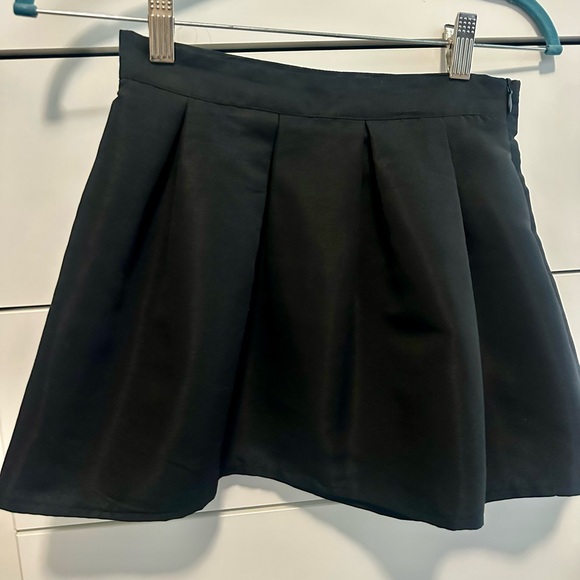 Source Unknown Dresses & Skirts - Source Unknown Classic Black Skater Skirt